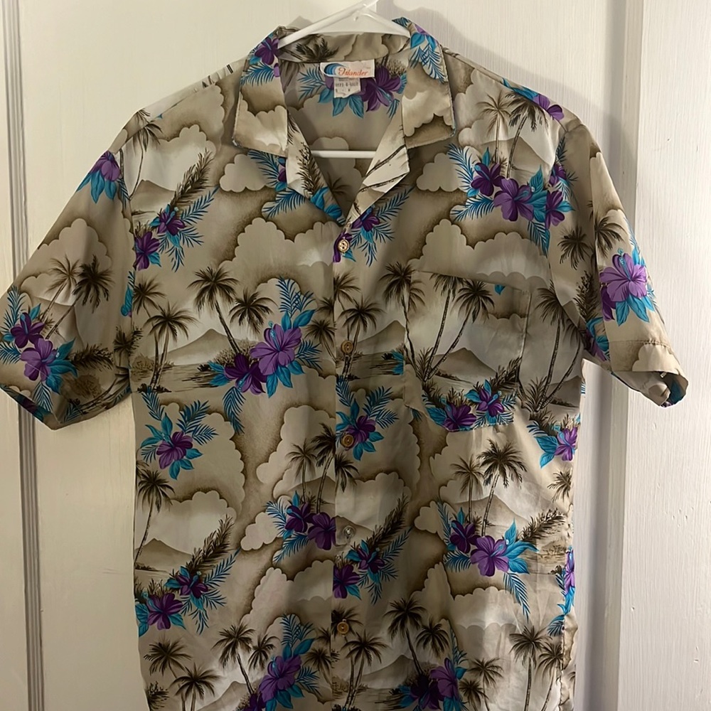 70s inspired Hawaiian shirt